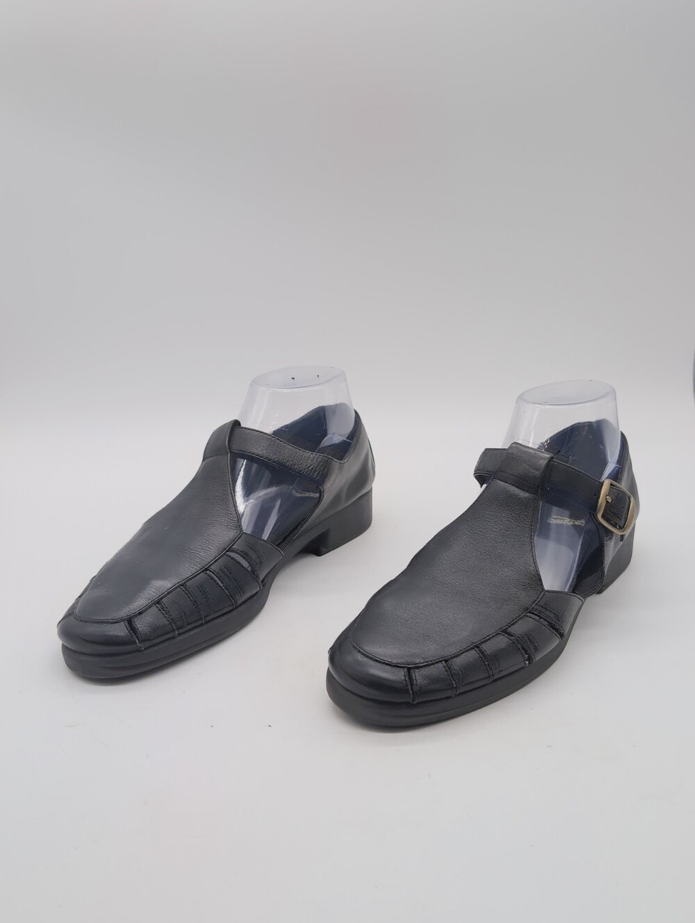 Vintage What's What Teresa Black Leather T-Strap Fisherman Mary Jane Flats 9.5M